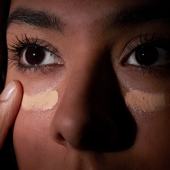 illuminating eye balm-hover-64