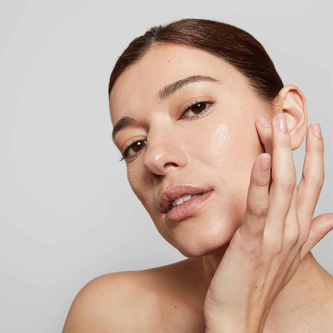 How to refresh tired eyes and dark eye circles
